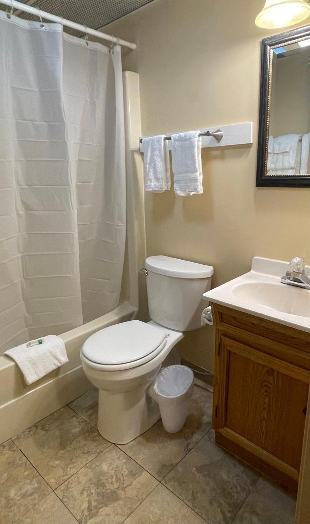 Inn 32 North Woodstock Bagian luar foto