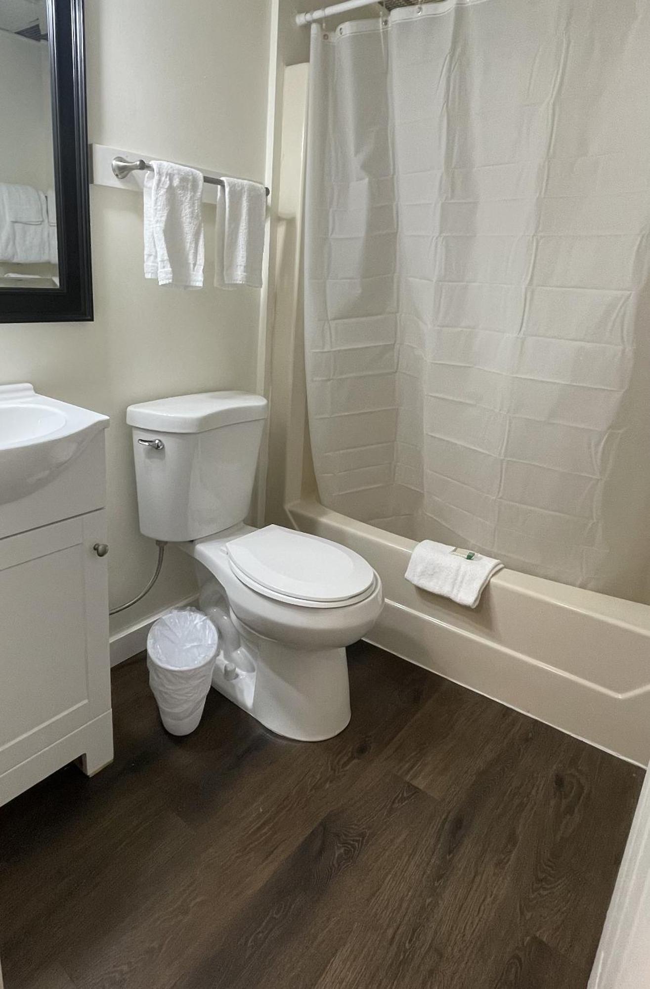 Inn 32 North Woodstock Bagian luar foto